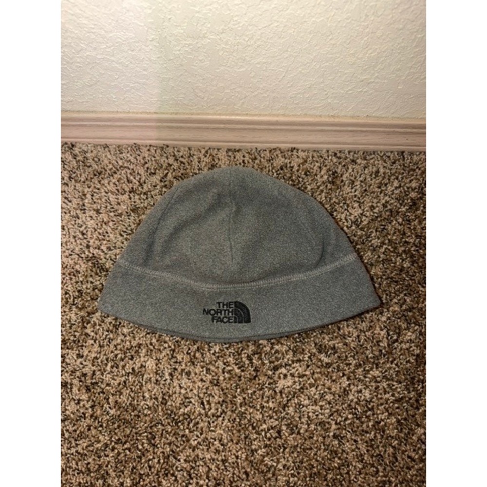The North Face Reversible Fleece Beanie Hat Grey Black Skull Cap Logo